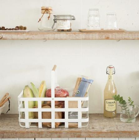 내추럴과 심플의 미학이 담긴 손잡이 바스켓